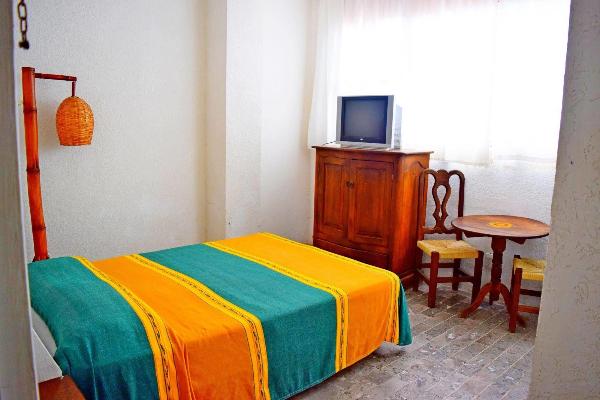 Hotel Corona Zihua シワタネホ エクステリア 写真