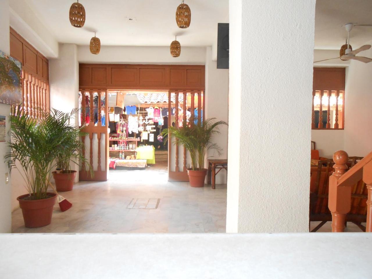 Hotel Corona Zihua シワタネホ エクステリア 写真